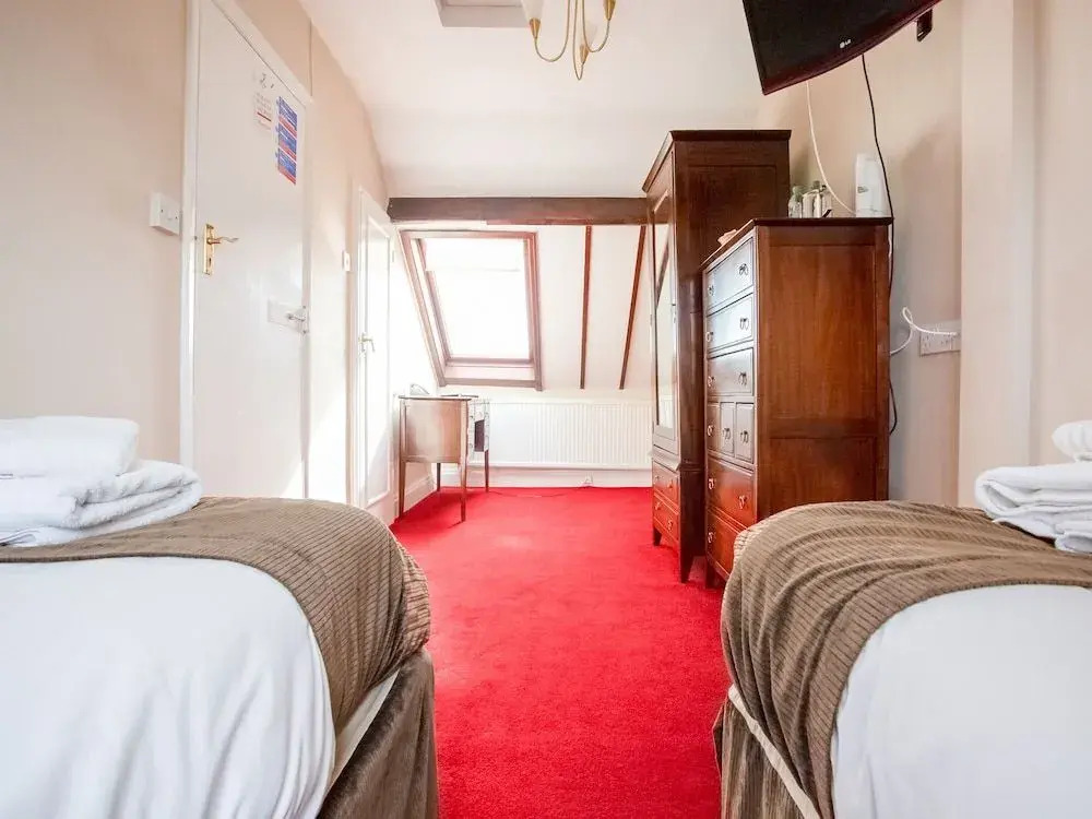 OYO Cliffemount Hotel