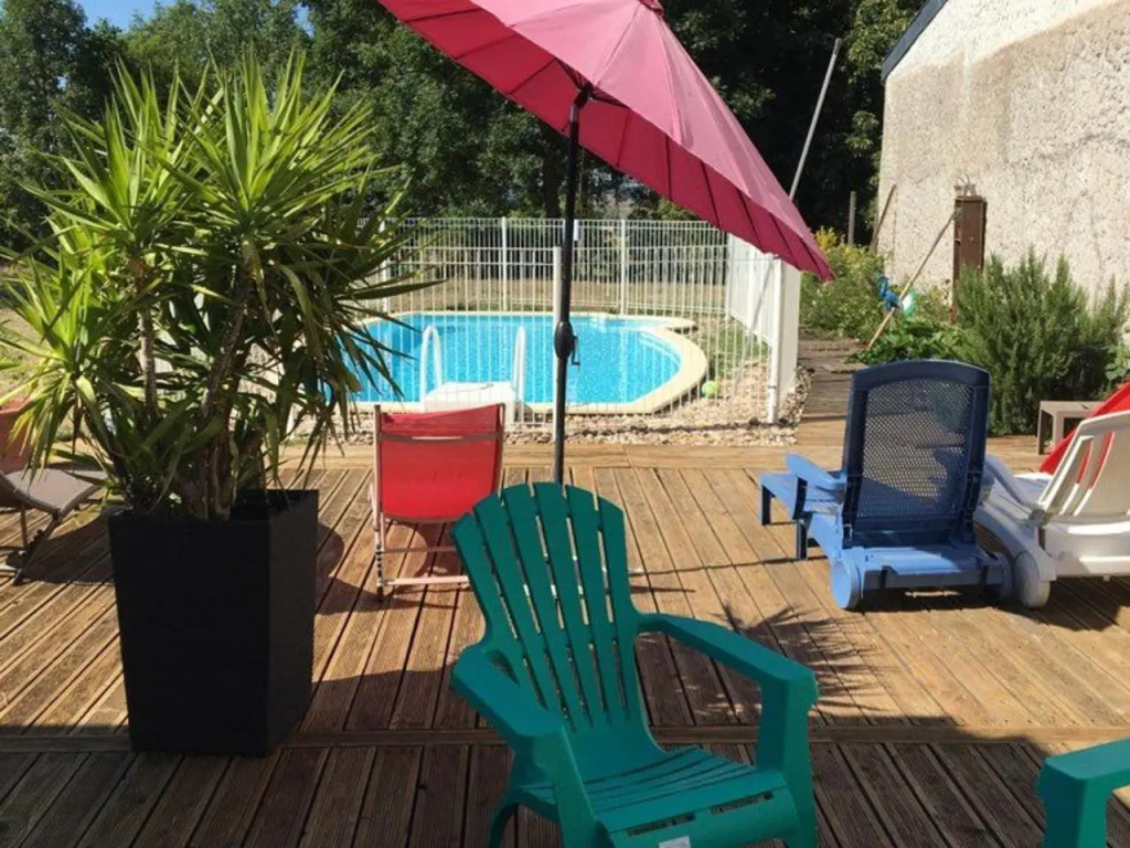 Grand gîte avec piscine, cheminée et terrasse près de Lunéville, idéal pour familles et groupes - FR-1-584-84
