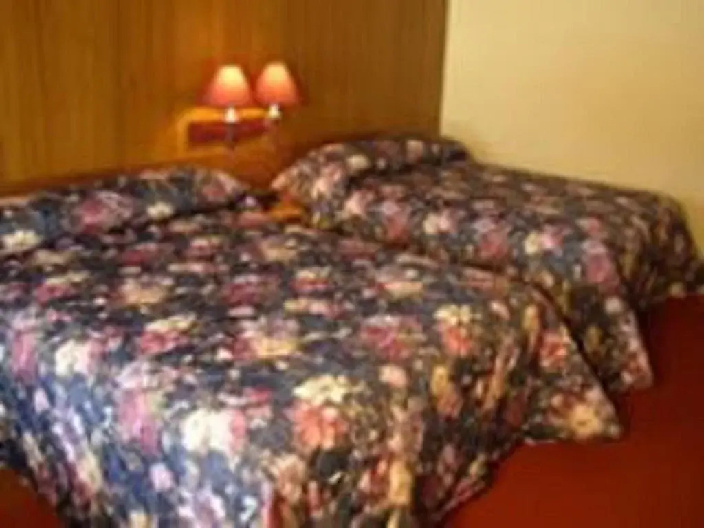Berry Pond Motel