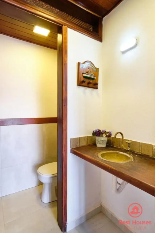 Bh31: Casa Com Piscina Em Frente À Praia Grande