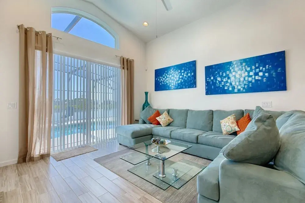 Stunning 4 bed Villa With Modern Decor and a South Facing Pool and spa Overlooking Water - 372