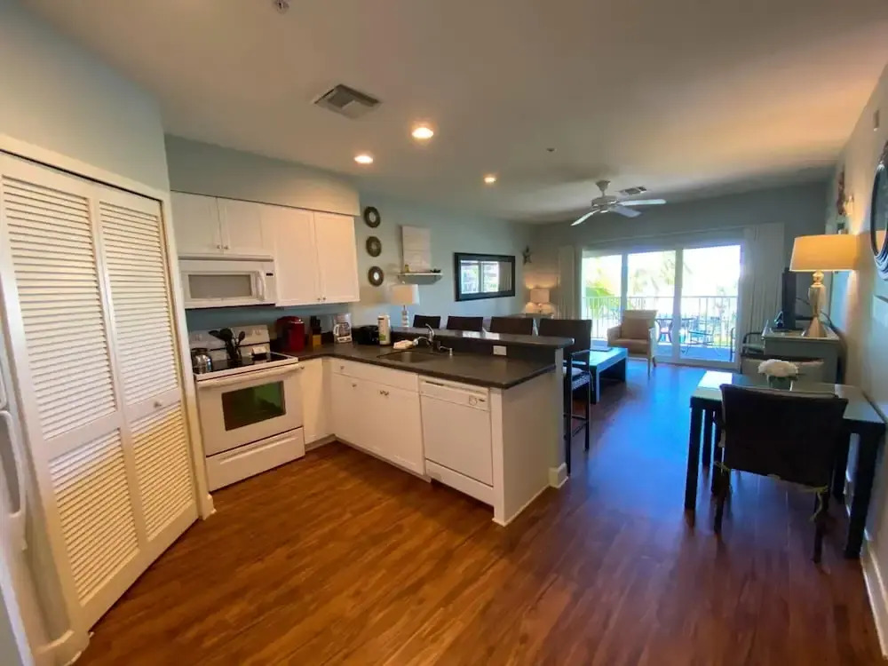 Harbour House at the Inn Unit 303 by Coastal Vacation Properties