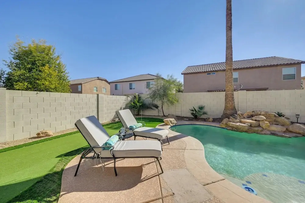 Putting Green, Pool & Spa: Home in Queen Creek