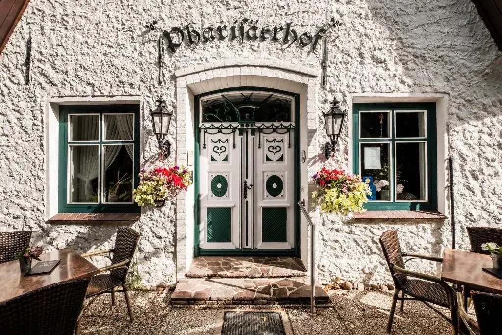 Hotel Pharisäerhof - DAS Hundehotel auf Nordstrand mit Restaurant und Café