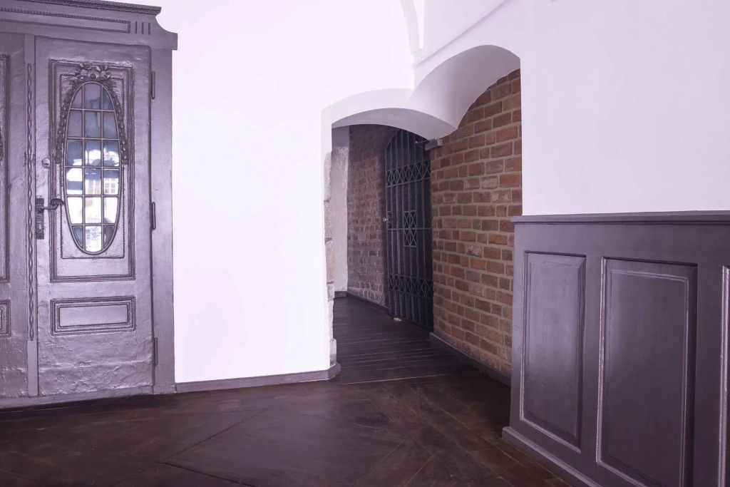 MR 3 Apartments