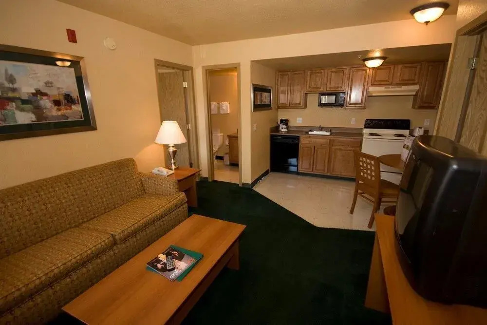 Emerald Suites