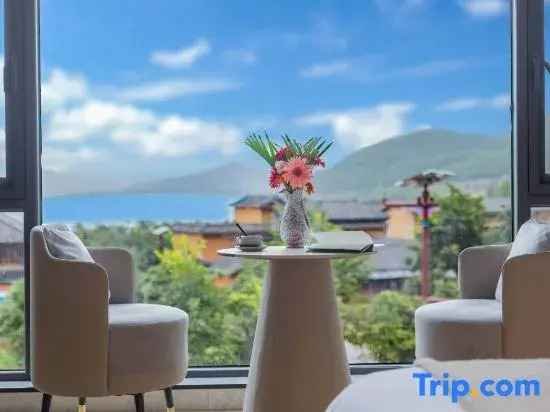Lugu Lake Scenic Area | Canglanju · Serene Lakeside Vacation Boutique Stay (Daluoshui Village)