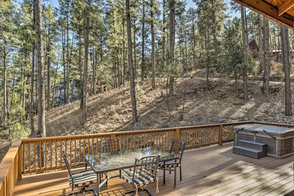 Ruidoso Log Cabin Retreat - Peaceful & Convenient