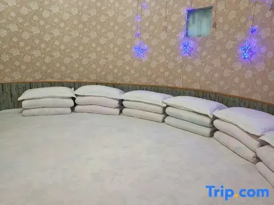 Longxian Jinhu Grassland Homestay