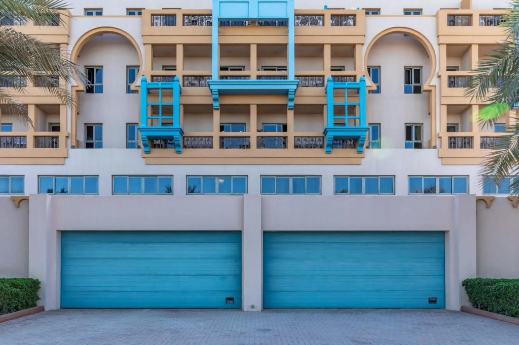 Luxury Villa Private Pool Disinfection Parking