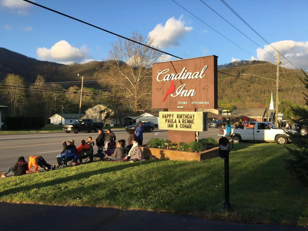 Cardinal Inn