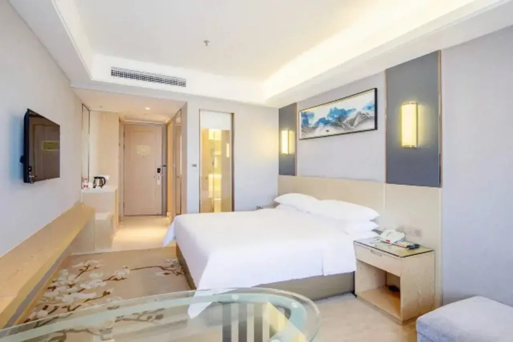 Vienna Hotel Guangdong Zhongshan Xiaolan High-Speed Railway Station