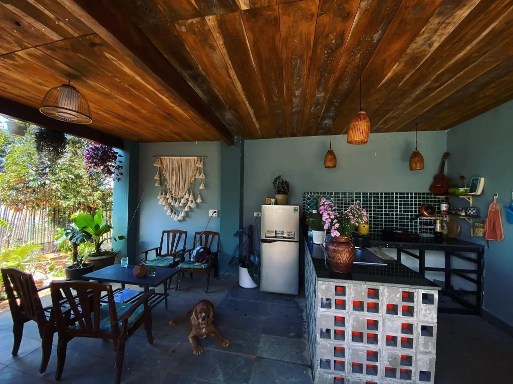 Queeny’s Farmstay Wooden House