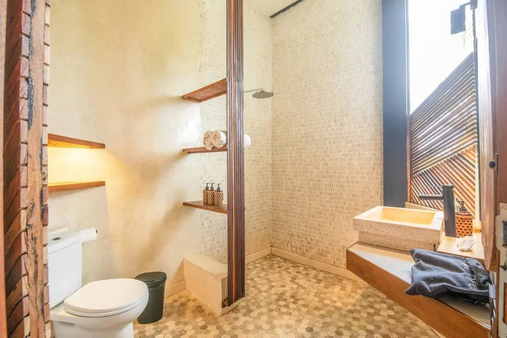 BAZ Villa 12 Studio 2 L Elegant 1BR Loft With Art Deco Flair Shared Pool