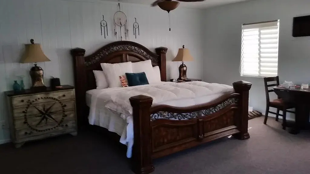 Whispering Creek Bed & Breakfast
