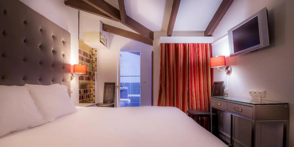 Hôtel Eiffel Segur