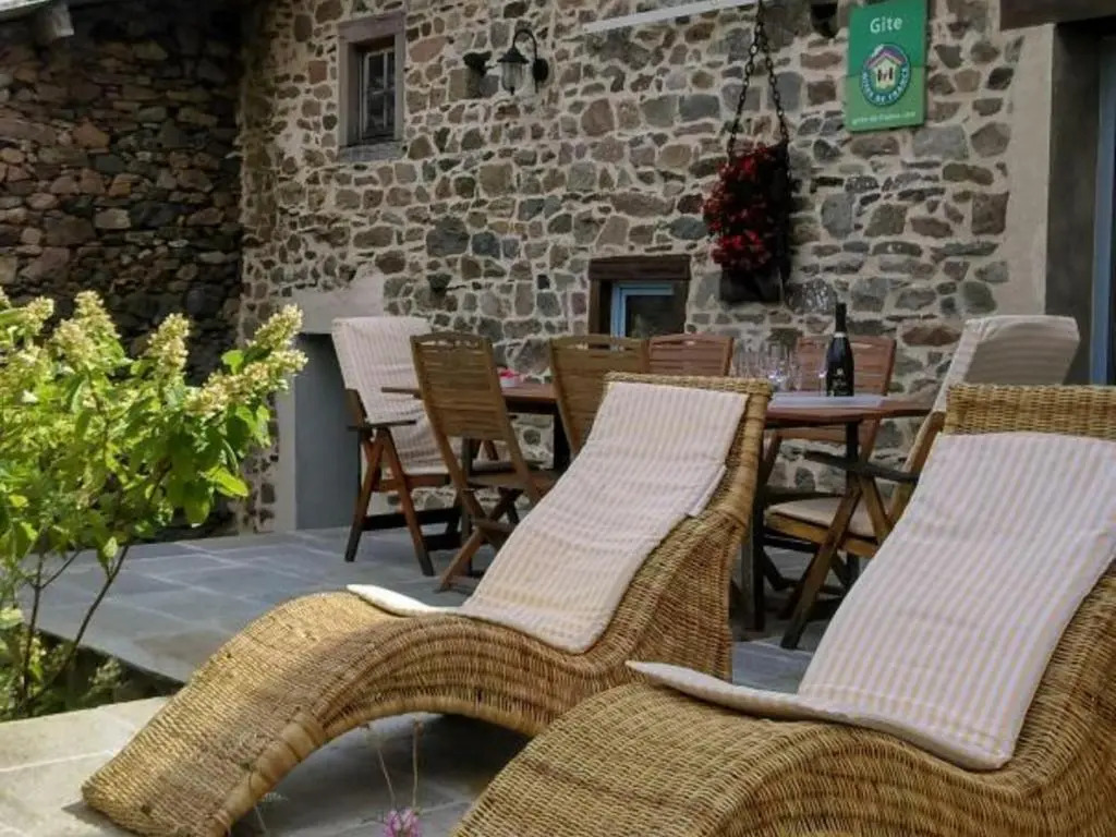 Gîte Saint-Romain-en-Jarez, 4 pièces, 6 personnes - FR-1-496-34
