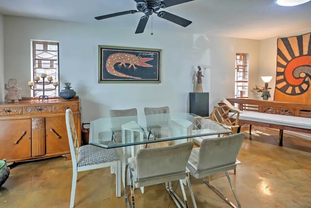 Sarasota House w/ Backyard Oasis: 6 Mi to Beach!