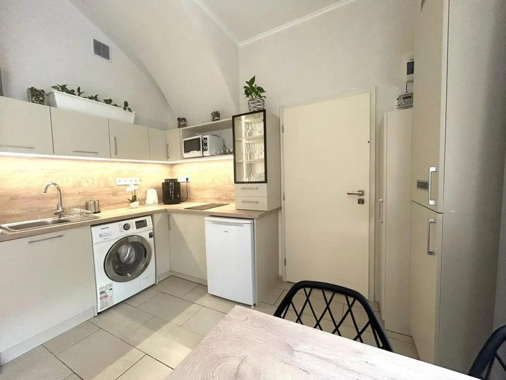 LEO Obchodna Delux Apartment