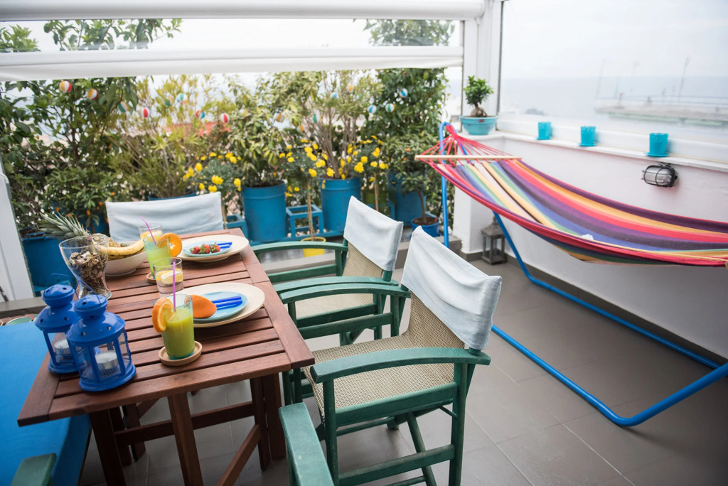 Dandy On The Beach |2-Story Apartment|Open Up Roof