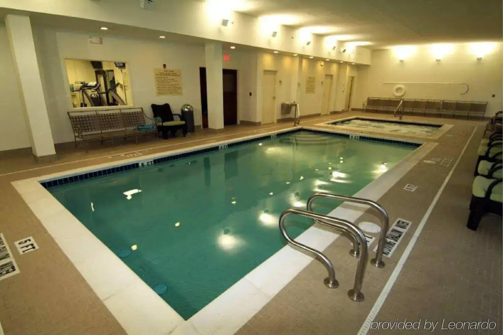 DoubleTree by Hilton Pittsburgh Airport