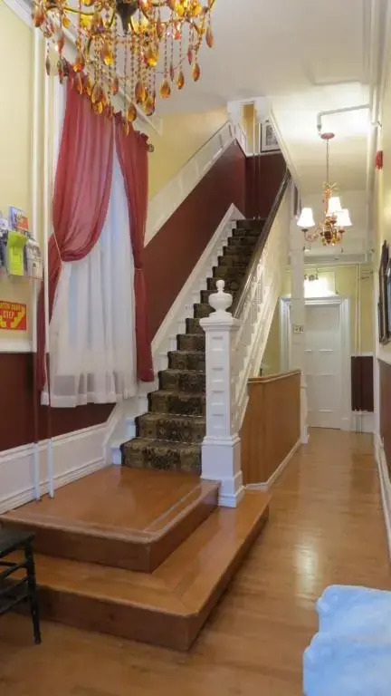 The Roses Heritage Inn