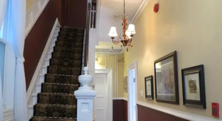 The Roses Heritage Inn