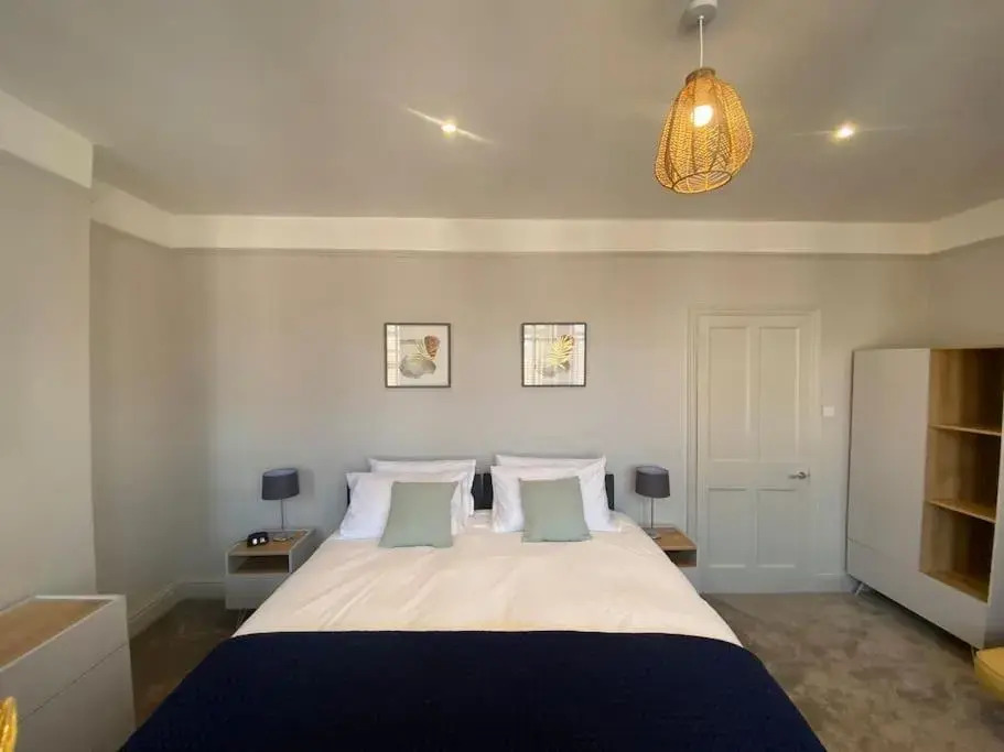 SL - Fabulous 2 bed character property close to town