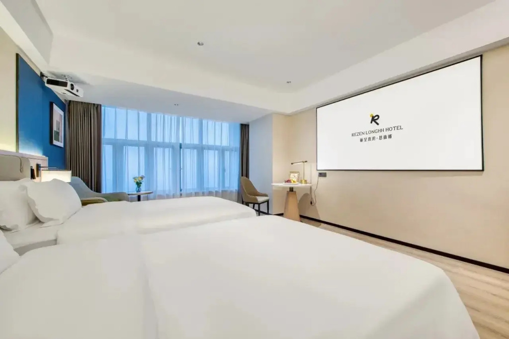 Rezen Longhh Hotel (Guangzhou Shayan Subway Station Lefeng Square Store)