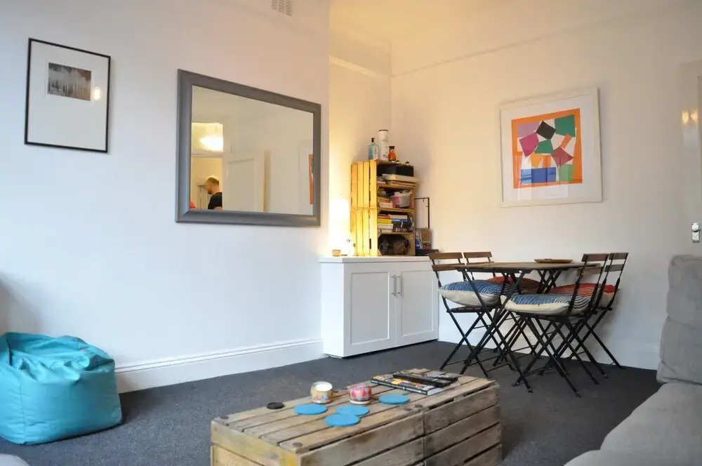 Bright 1 Bedroom Apartment in Great Location