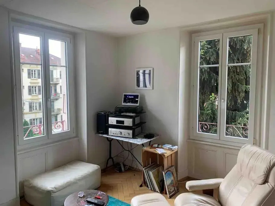 A deux pas du lac Leman ( Ouchy) joli appartement