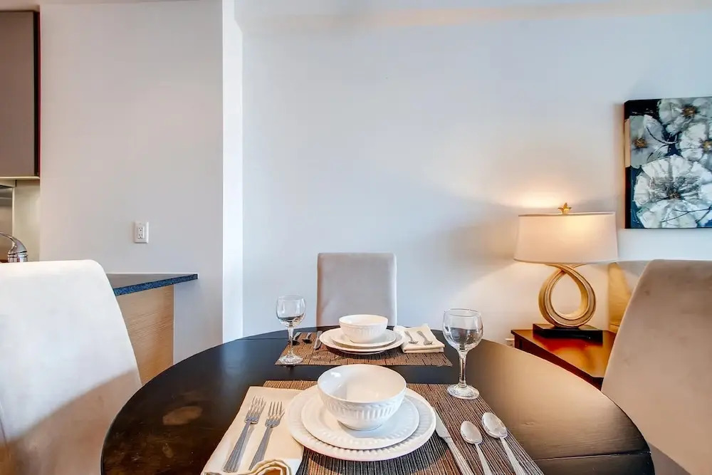 Global Luxury Suites at Kendall Square