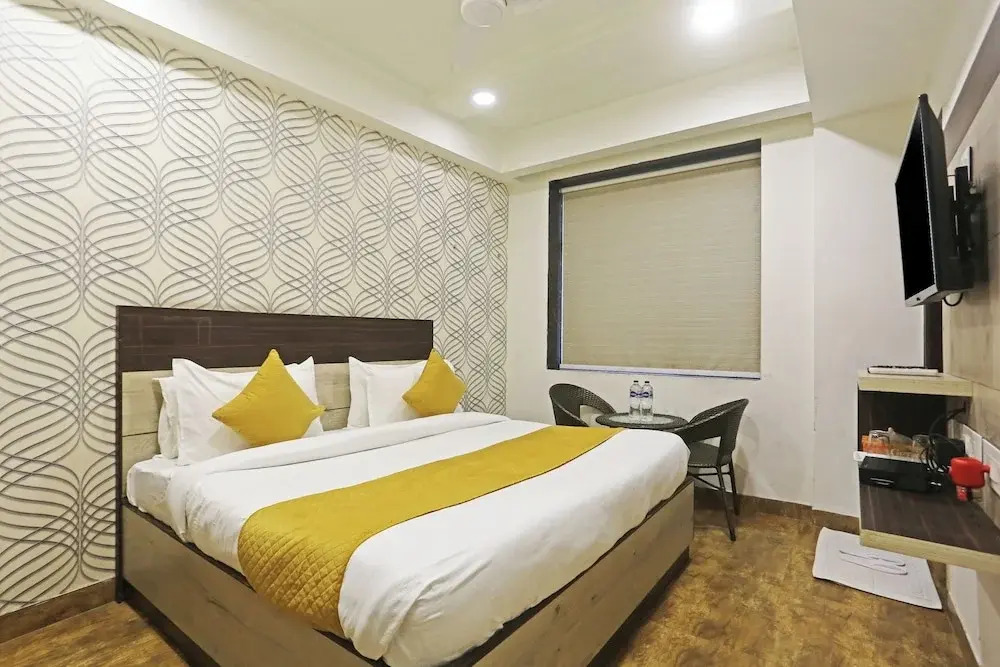 Hotel Aerostar Gold Near Yashobhoomi