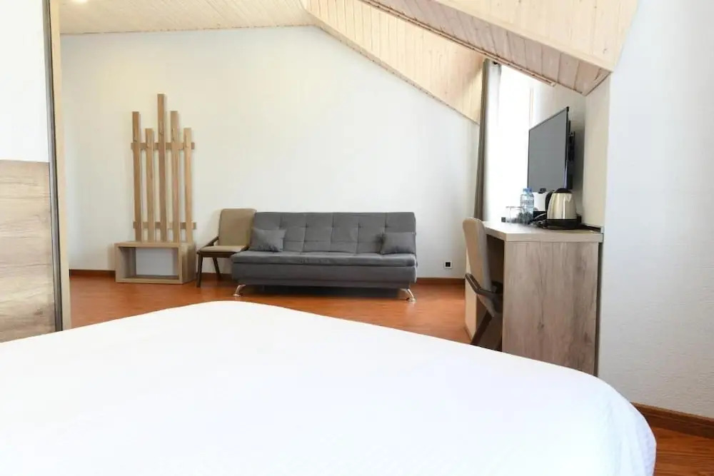 Ereto Hotel by SnowTime