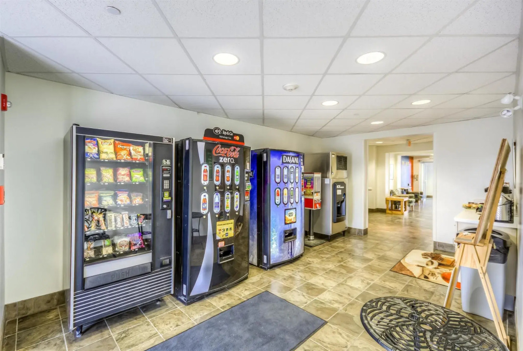 Super 8 by Wyndham Estevan