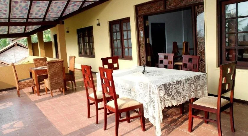Solomon Beach Hotel