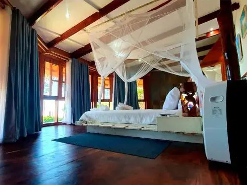 Samara Lodge