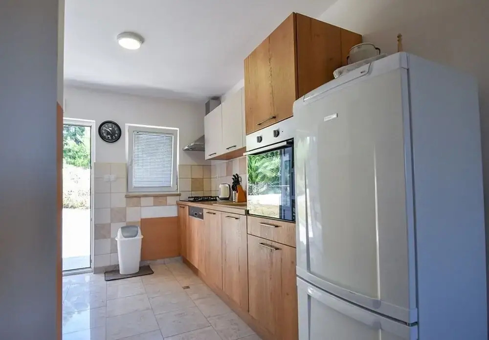 Lidija - Family Friendly & Close to the sea - B2