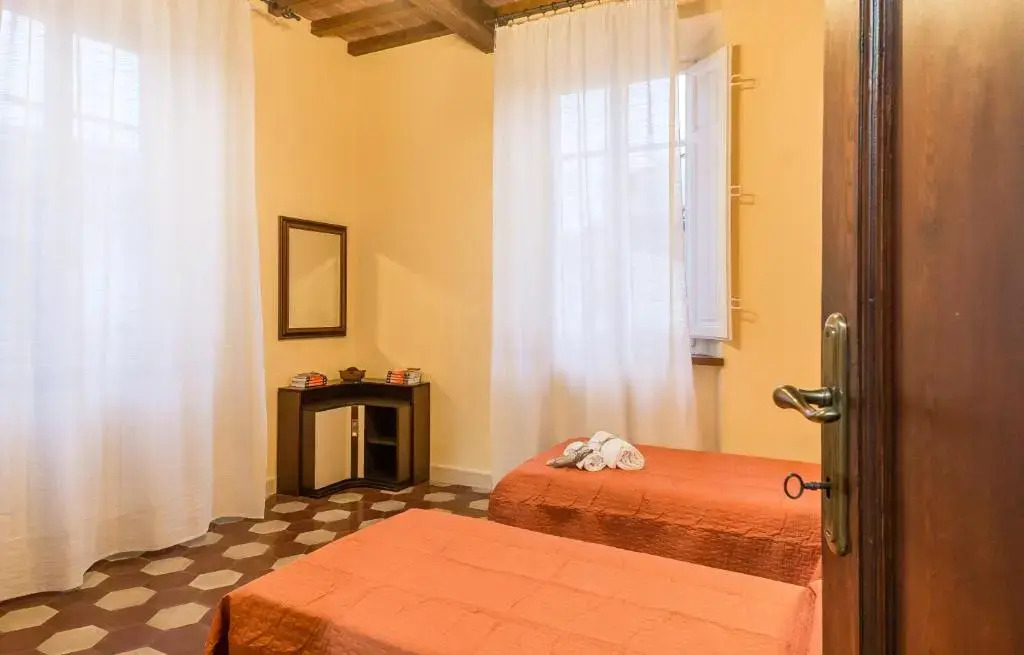 Zibaldone Family Villa with Garden and 2 Parking Spaces