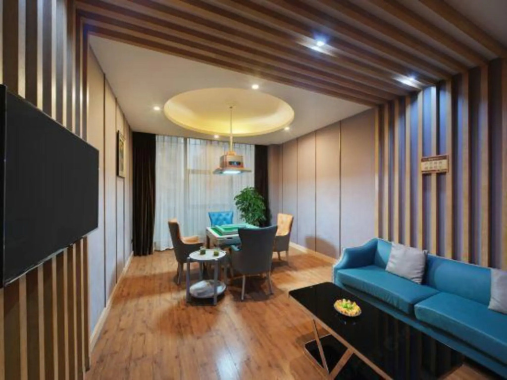 Wise Confidencen Jin Cheng Hotel