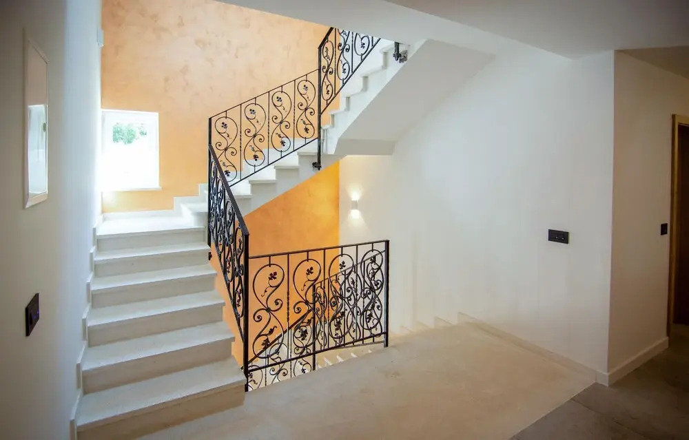 Amazing Home in Cres With Wifi, Heated Swimming Pool and 6 Bedrooms