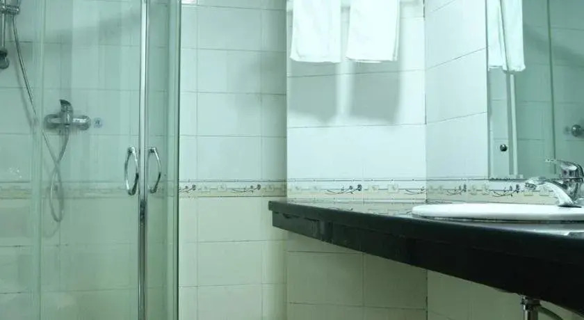 Bao Li Feng Hotel