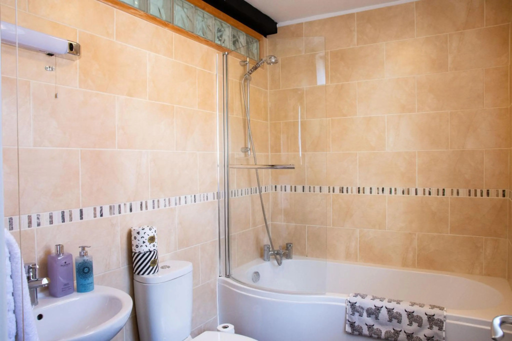 Whispering Place 12a - Luxury Georgian House - Honeymoon Bridal Suite - Severn valley Railway - Family - Sleeps 6