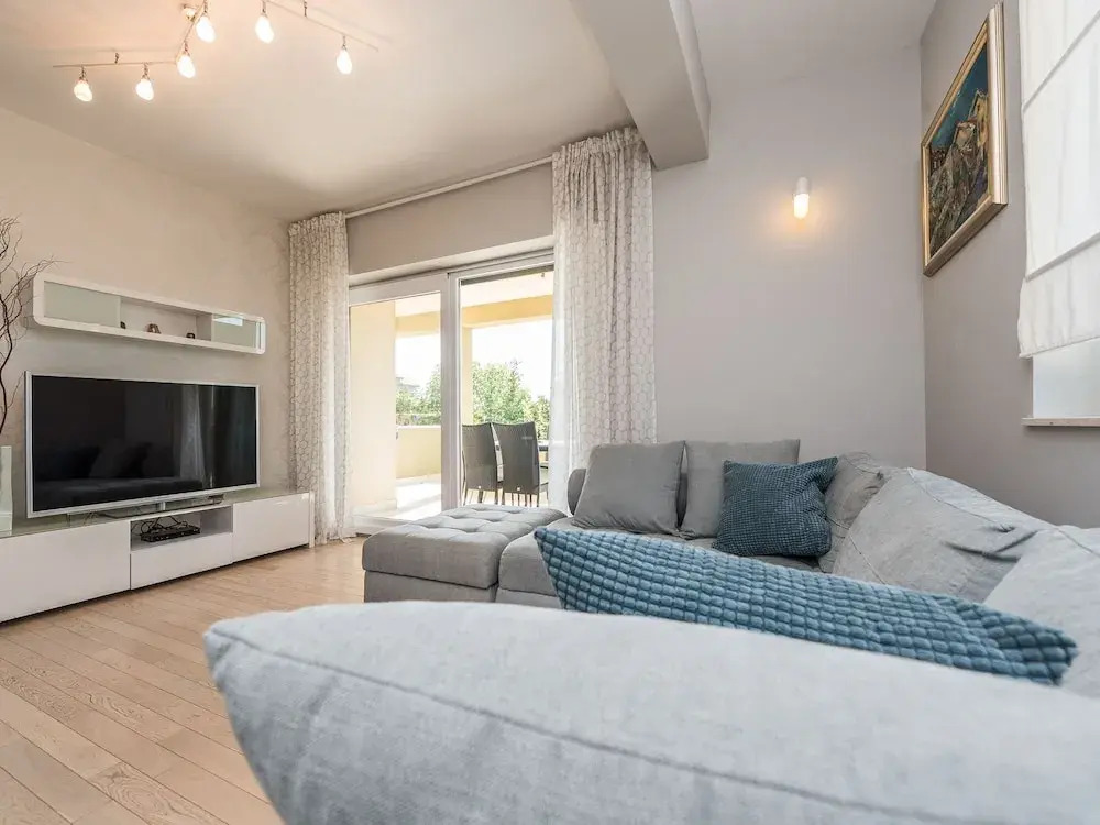 Elegant 4 Bedroom Villa With Private Swimming Pool, Nice Garden, Tennis Court