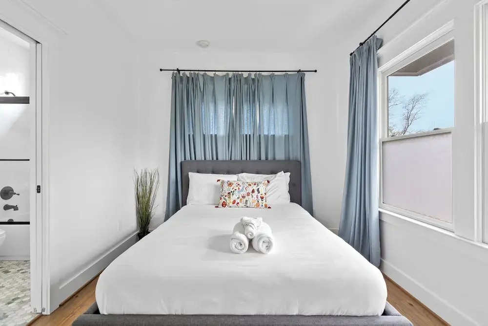 Wonderful Getaway 1BR with Balcony Views