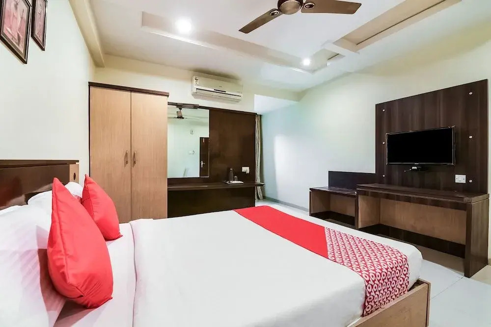 OYO 6285 Hotel AR Grand