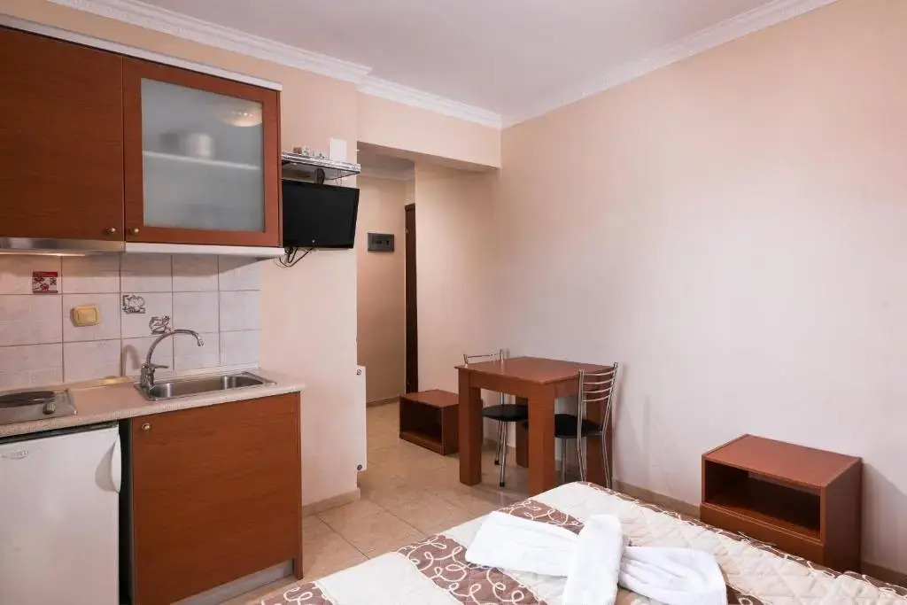 Anassa Deluxe Apartments & Studios