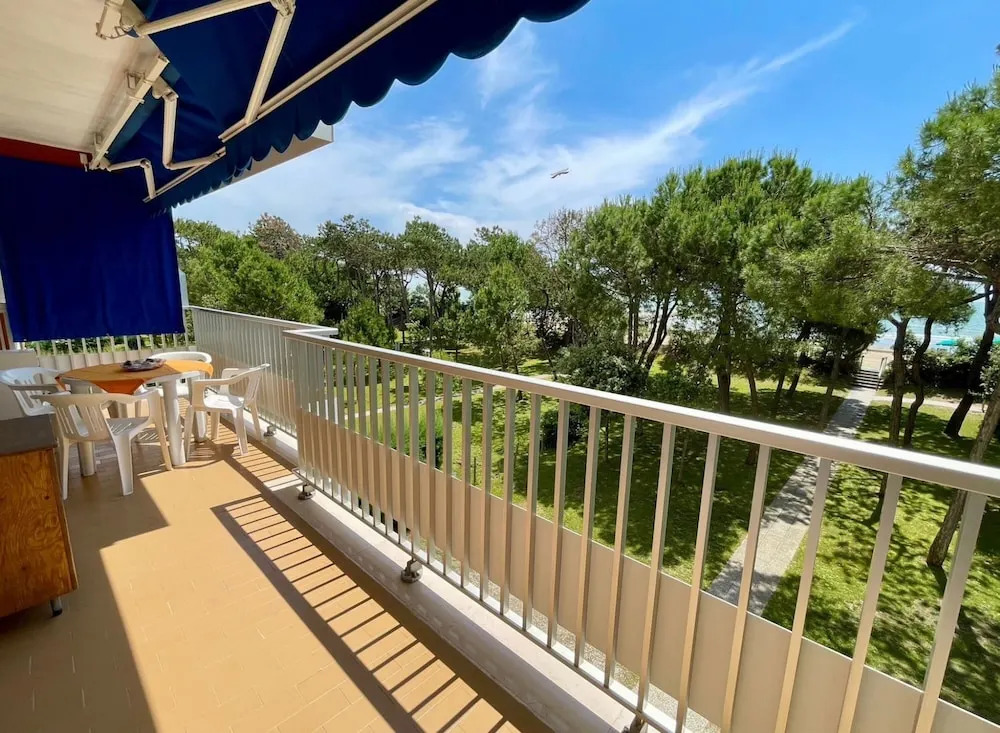 Beachfront Flat With a Stunning Terrace