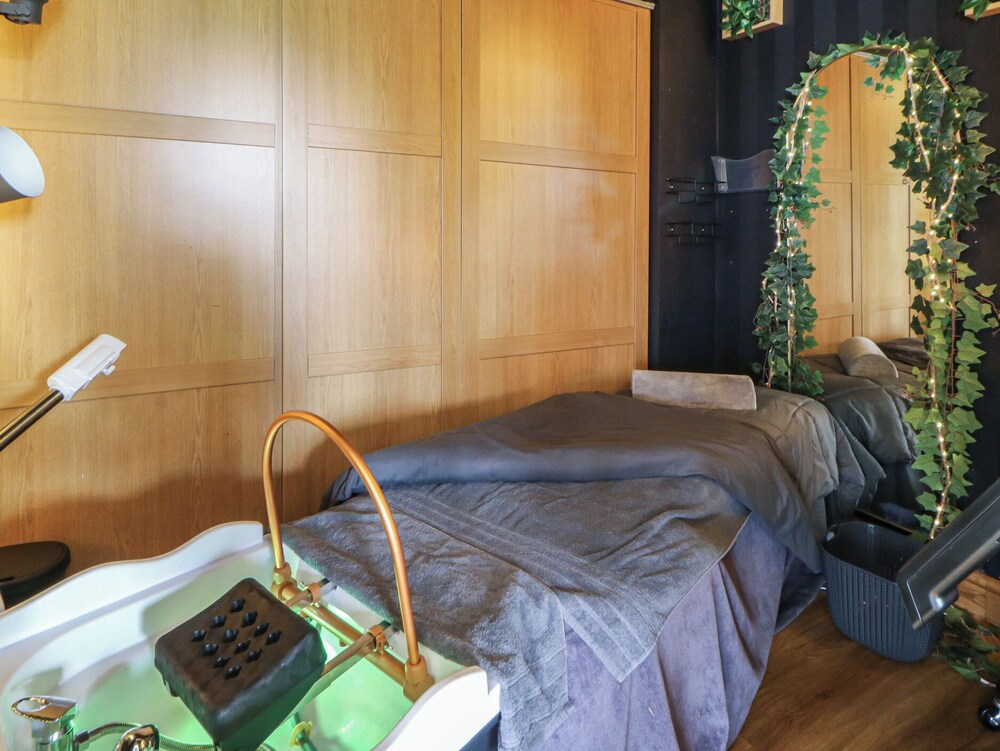 Glamping Tri Pod 6 - Gower