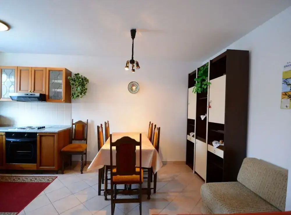 Apartment With Scenic View